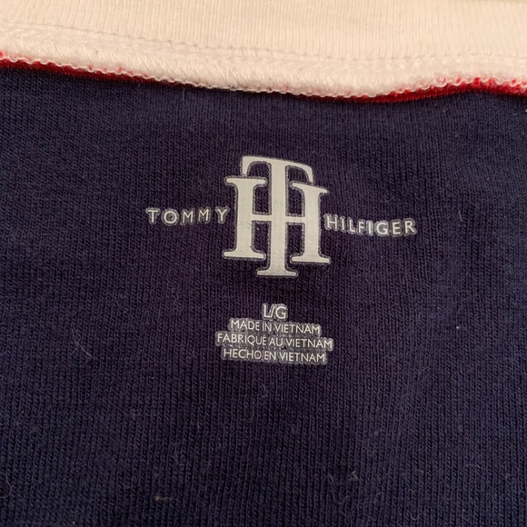 Tommy Hilfiger size large t-shirt like new - Picture 4 of 4